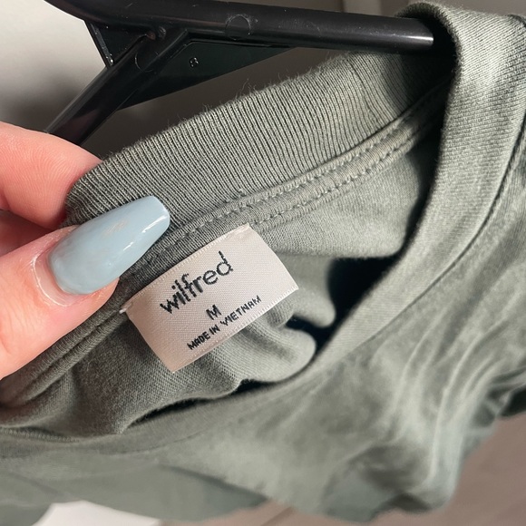 Aritzia cropped tee - Picture 3 of 3